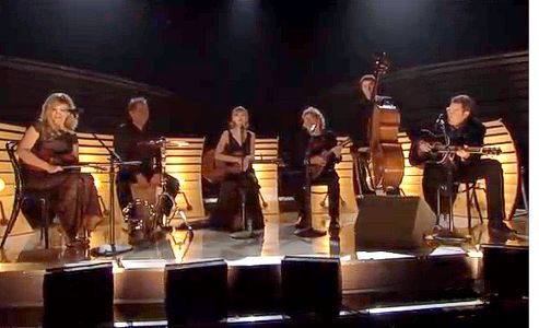 Taylor Swift CMA Performance