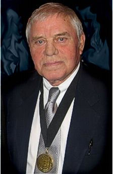 bmi celebrates tom t halls career with icon award cybergrass halls bmi
